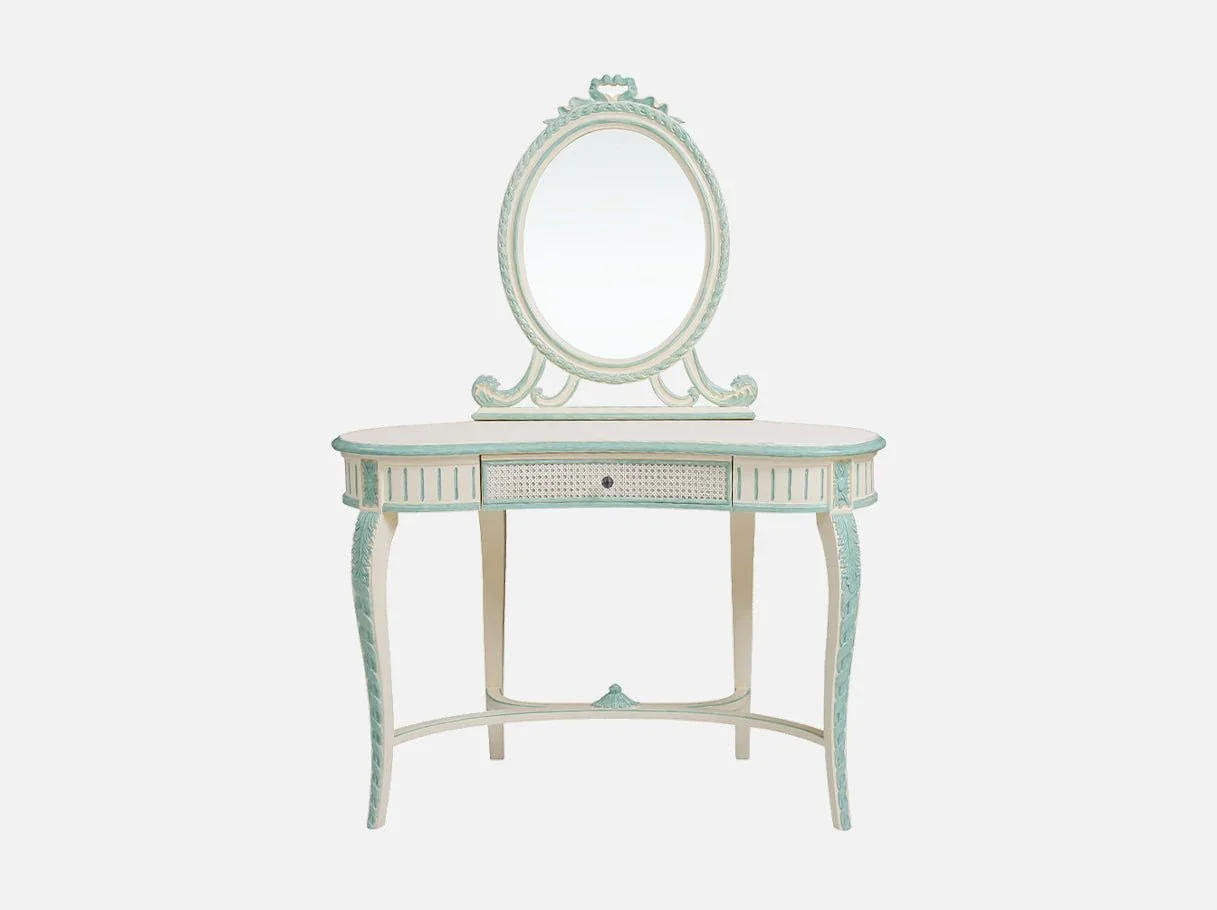 French Vanity V-079